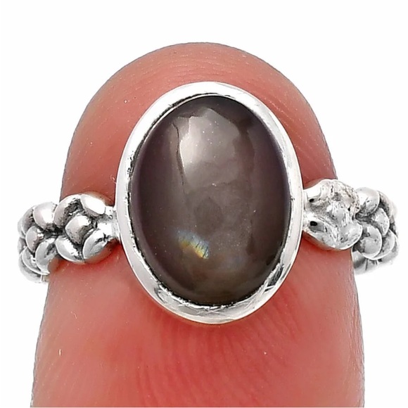 Gray moonstone sterling silver rings size 7.5 or 8 - Picture 5 of 6